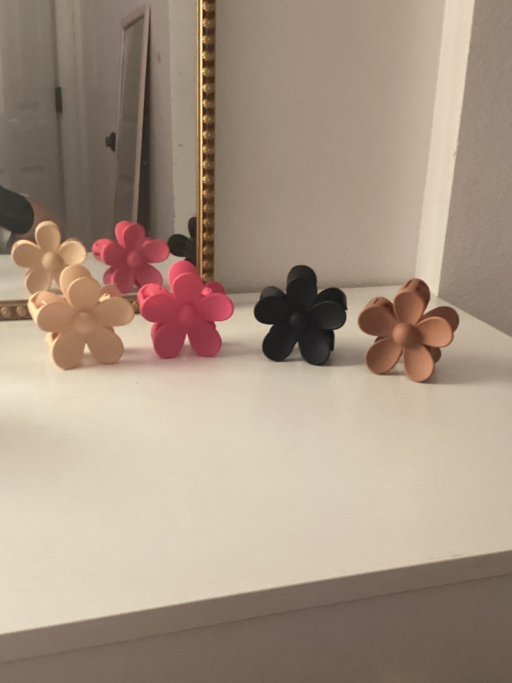 For adults and kids, cute flower clips! 🌼🌸